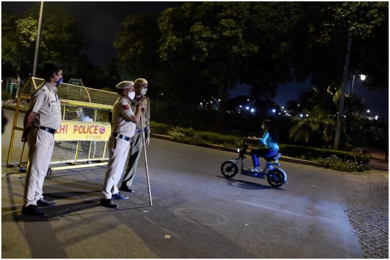 Delhi Rejects Nearly 87K of Over 1 Lakh Applications for E-passes Amid Night Curfew