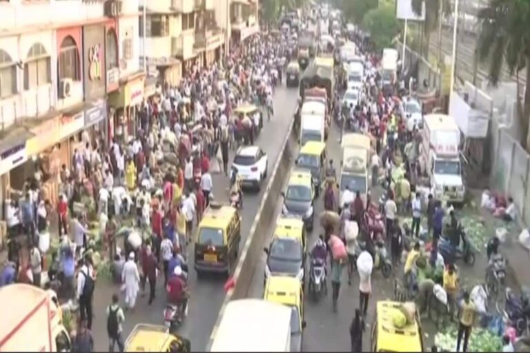 Coronavirus LIVE Updates: Hrs Before Maharashtra’s First Weekend Lockdown, Mumbai Throngs Dadar Market, Similar Curbs Imposed in MP