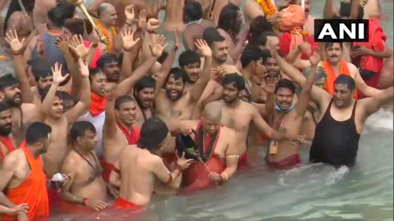 Kumbh Mela: Sadhus Defy Covid-19 Norms To Take Holy Dip In Ganga As Cases Touch the Sky; See Pics