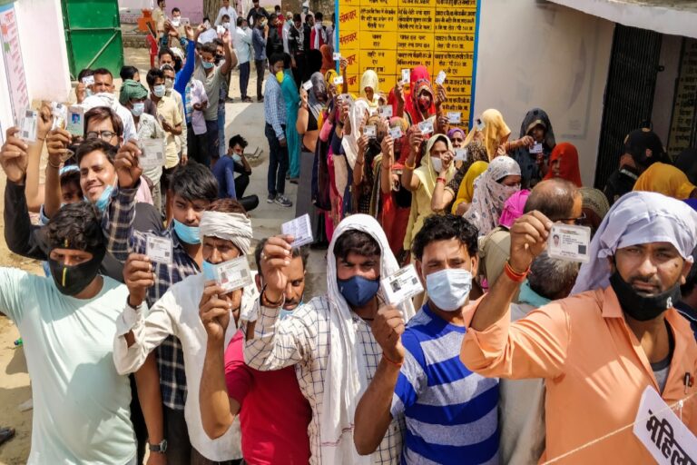 UP Panchayat Election 2021: Covid-19 Norms Flouted as Huge Crowds of Voters Turn Up for Phase 1 Polling