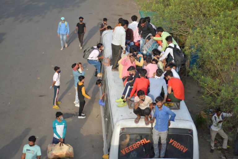 Migrant Workers Who  Returned to Cities Post Lockdown Earned Five-Times More than Those Who Didn’t: Report