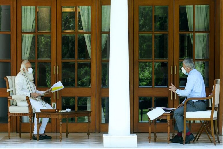 PM Modi Meets General Rawat, Reviews Preparations by Armed Forces in Fight Against Covid-19