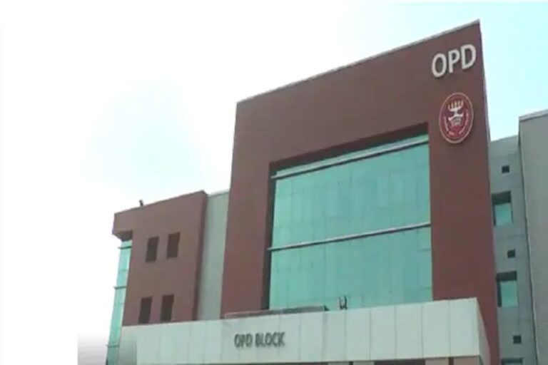 Coimbatore Couple Mortgages Jewellery to Donate 100 Fans to ESI Hospital Treating Covid Patients
