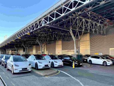 A golden opportunity for Tesla to start making electric vehicles in India: Gadkari