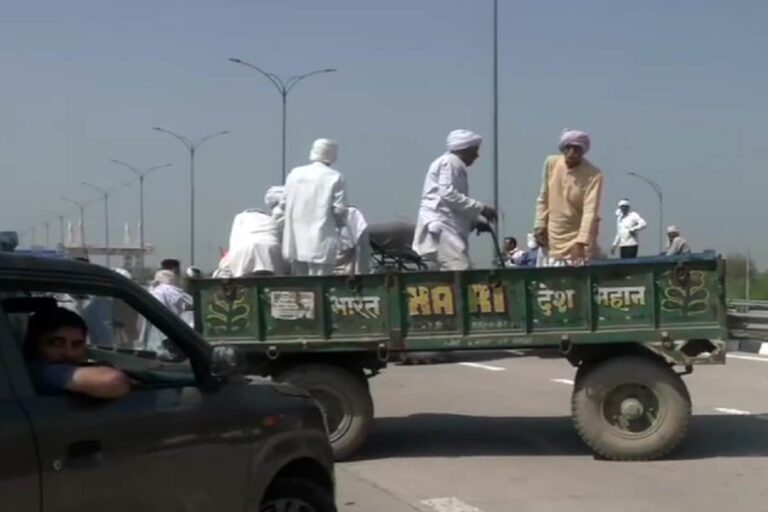 Farmers Protest at Jewar Toll Plaza on Yamuna Expressway