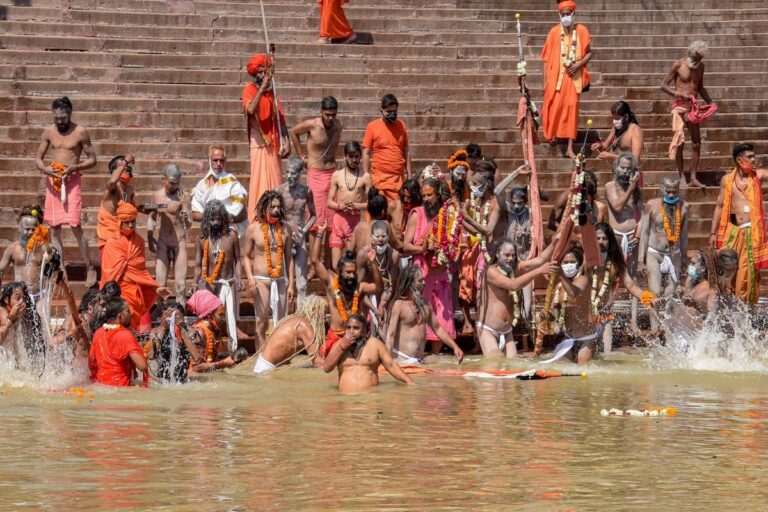 67-Yr-Old Kumbh Mela Returnee Becomes Super Spreader, Infects 33 with Covid-19 in Bengaluru