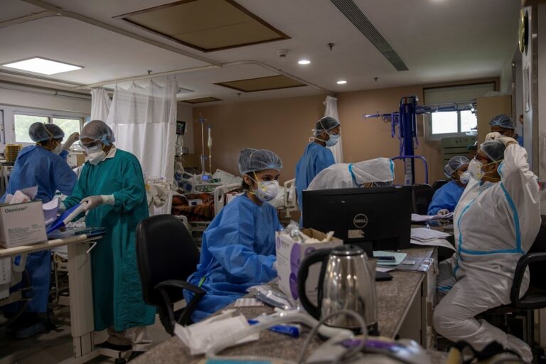 As India’s Active Cases Cross 33L-mark, States Lock Down; Delhi Hosps Continue to Send SOS for O2