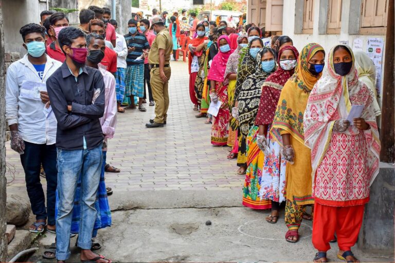 News18 Daybreak | Bill Gates and Melinda Announce Divorce After 27 Years of Marriage, to Continue Work Together; AIIMS Chief Warns Against Going for CT Scan in Mild Covid-19 Cases