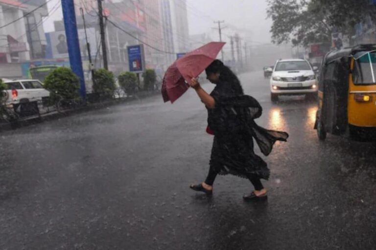 Heavy Rains Continue in Kerala, Yellow Alert Sounded in 11 Districts