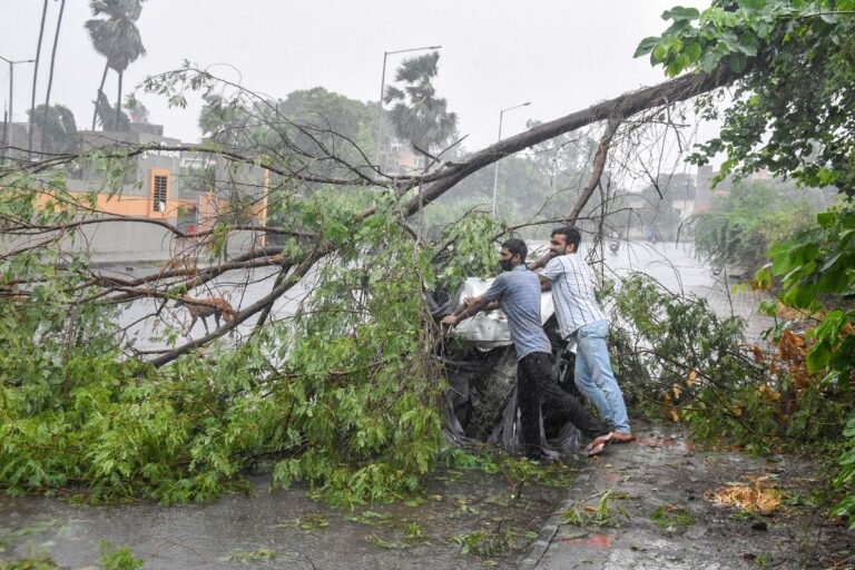 News18 Daybreak | Cyclone Tauktae Tears Through Gujarat, 13 Dead ; Mumbai Reports Less Than 1,000 Covid-19 Cases and Other Stories You Need to Watch Out For