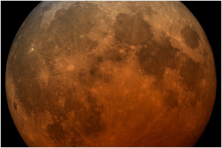 Lunar Eclipse 2021 LIVE Updates: Super Blood Moon, Chandra Grahan Will be Visible in India; Check Timings and Other Details