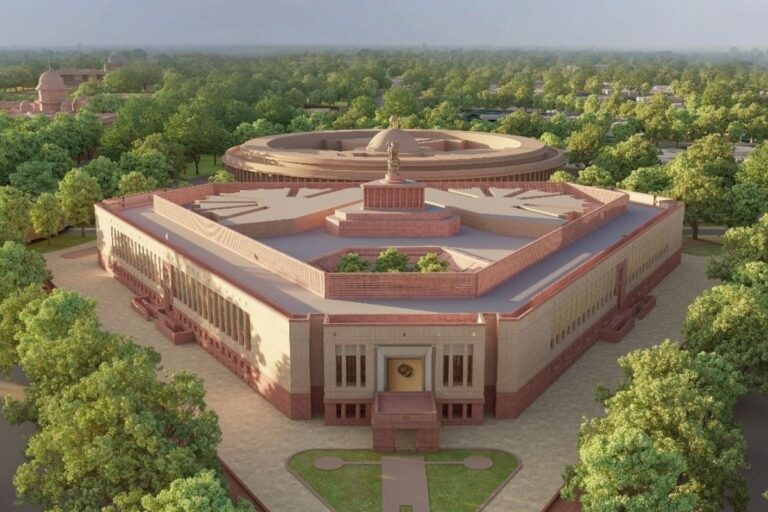 ‘Hypocrisy’: Union Min Puri Slams Cong for Its Criticism of Centra Vista Project