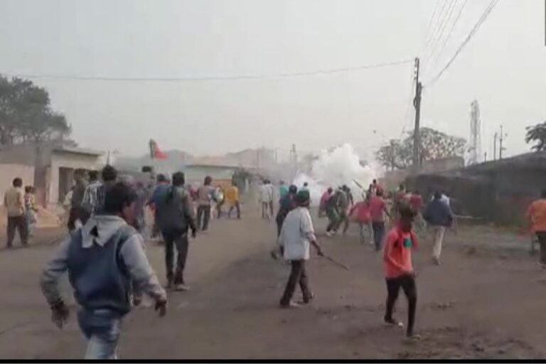 Over a Dozen Injured in Clash in Uttar Pradesh, 2 Arrested