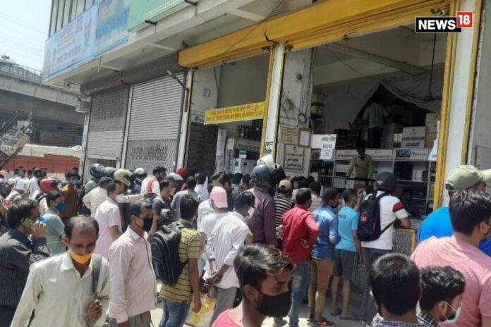 Liquor Buyers in Maharashtra Prefer Purchasing Across Counter Over Home Delivery: Report