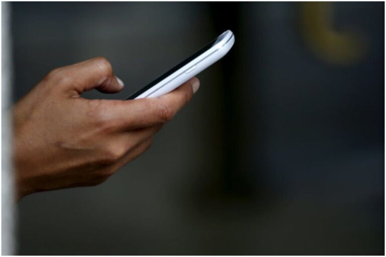 UP to Equip Four Lakh Anganwadi Workers with Smartphones