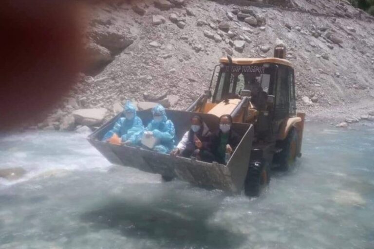Internet Lauds Covid-19 Warriors Who Crossed Ladakh River in Earth Mover
