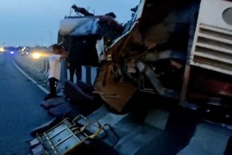 UP Roadways Bus Hits Standing Canter In Agra, 4 Killed