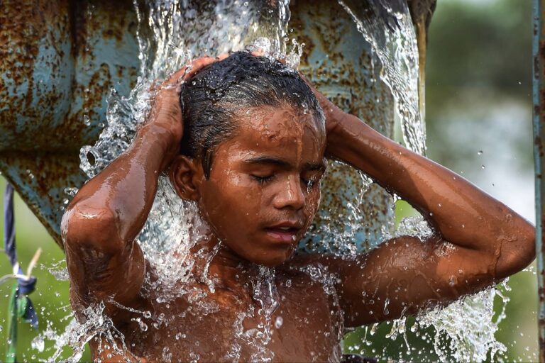 Delhi Sizzles at 39.8 Degrees Celsius, Light Rain Likely to Bring Relief Tomorrow