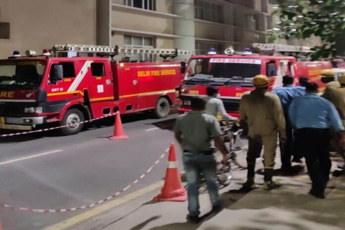 Fire Breaks Out at AIIMS Delhi's Teaching Block, Over 20 Fire Engines on Spot