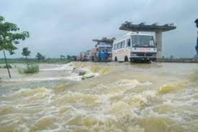 Thousands Affected by Flash Flood in Bihar's East Champaran District