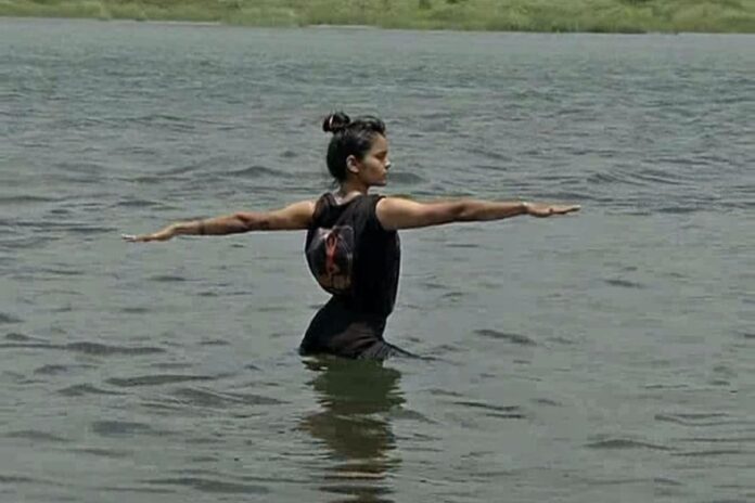 MP Yoga Guru Performs in the Lap of Narmada to Drive Home Message of River Conservation
