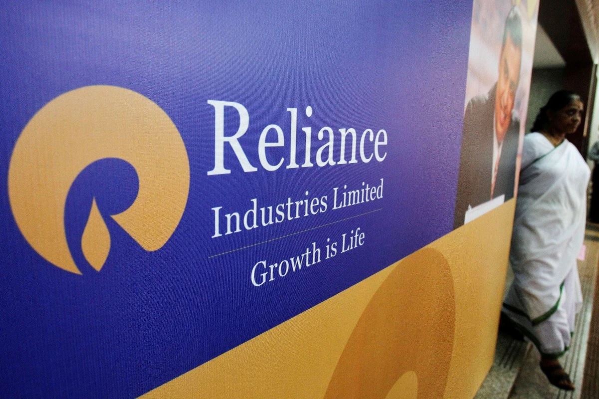Reliance Signs Pact to Invest in Abu Dhabi Petchem Hub