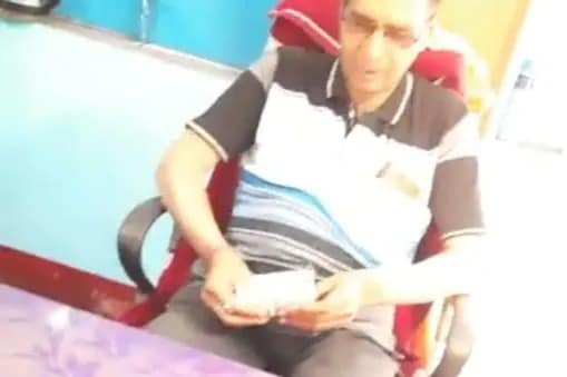 Jharkhand: Dhanbad Police Official Caught Taking Bribe, Video Goes Viral