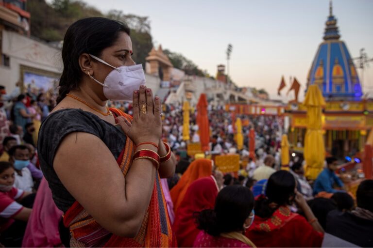 Pilgrims Throng Tirunallar Temple After Kerala Relaxes Covid-19 Lockdown Rules