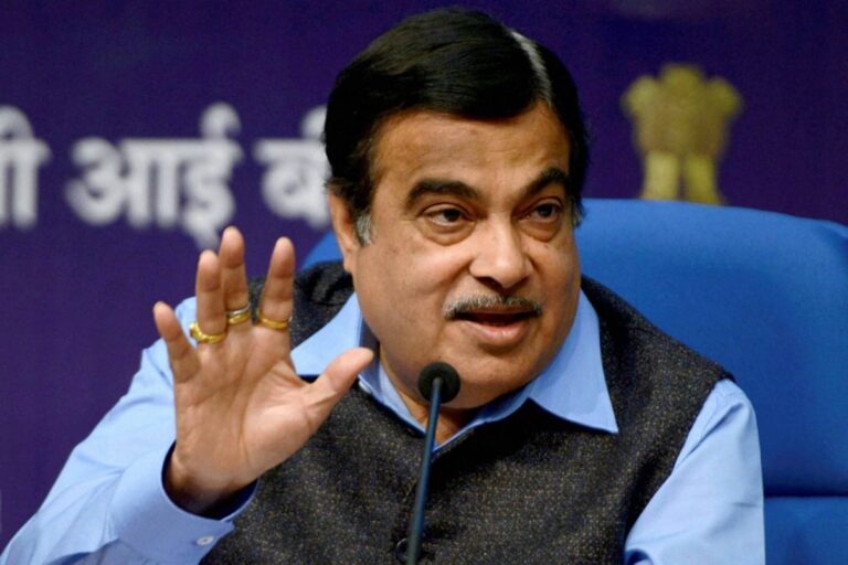 Will Promote Khadi Prakritik Paint Made from Cow Dung in India, Says Nitin Gadkari