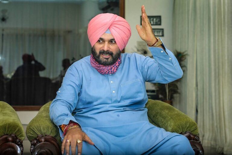 Navjot Sidhu Bats for 300 Units of Free Electricity, 24-hour Power Supply in Punjab