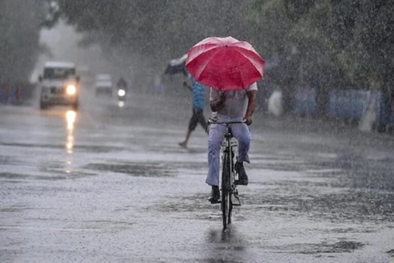 Weather Mostly Dry in North India, Rains Lash Parts of Several Southern States