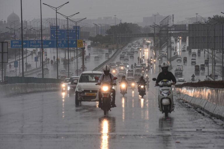 Light Rains Forecast for Delhi, Orange Alert Issued in Hyderabad, Yellow in Mumbai, Thane, Palghar