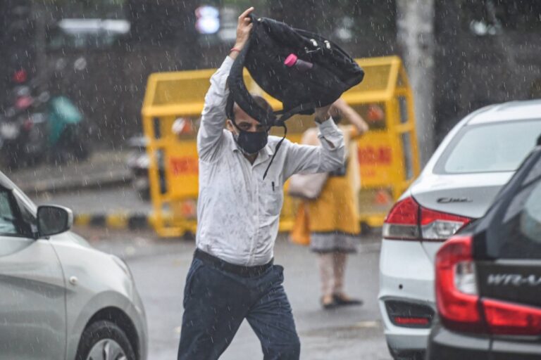 Rains in Some Parts of Delhi Brings Relief from Scorching Heat