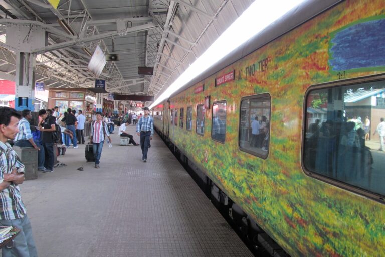 Indian Railways Extends Run of Mumbai, Howrah Duronto Special; Check Details