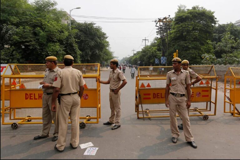 Delhi Police Officials to Meet Farmers’ Delegation on Sunday Ahead Planned Parliament Protest