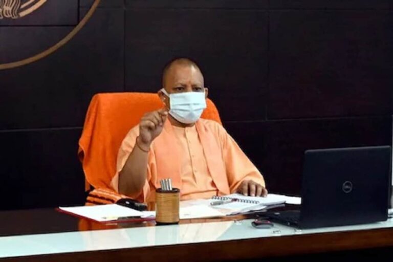 Ex-bureaucrats, Police Officers Back Yogi Govt against Allegations of Crushing Dissent