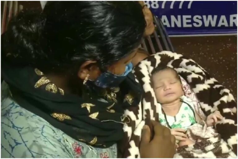 Indian Railways ‘Meri Saheli’ Team Helps Woman Deliver Baby in Train Compartment