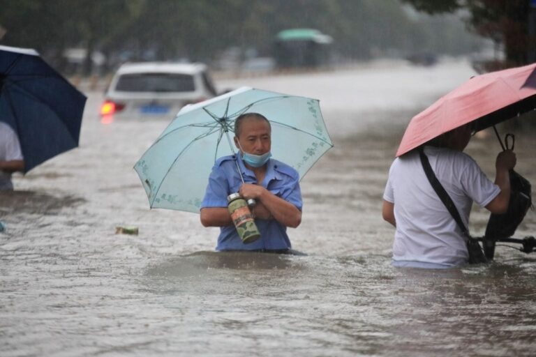China Blasts Dam to Divert Massive Floods