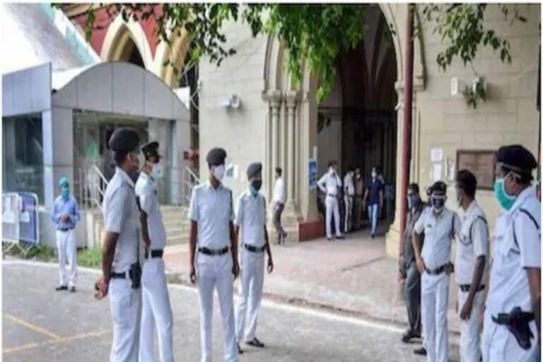 Stone-Man Fear in Kolkata; Man Sleeping on Footpath Dies After Head Smashed