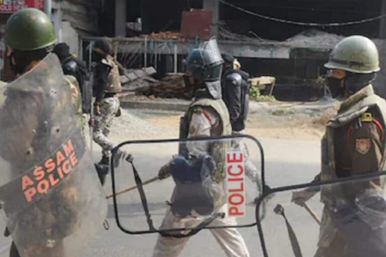 Cops Among Several Injured as Police Use Force to Disperse Protestors in Assam’s Baghjan