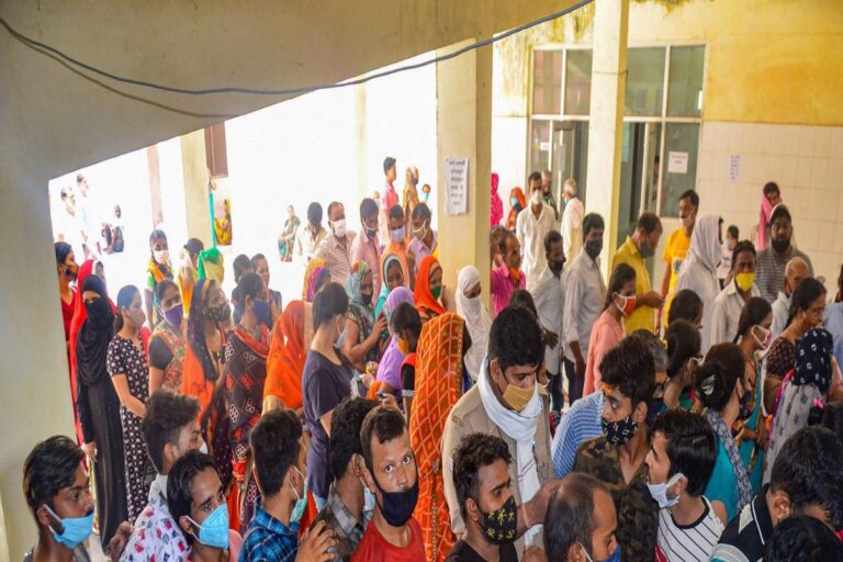 Amid Complaints of Queues & Walk-in Mess, BMC to Announce Covid-19 Vaccination Slots on Social Media at 5:30 pm