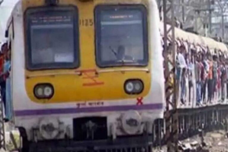 Maha Disaster Management Dept Favours Opening Local Trains for Vaccinated People: Tope