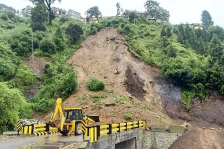 UTDC Issues Warning for Tourists as Heavy Rain Continues in Uttarakhand