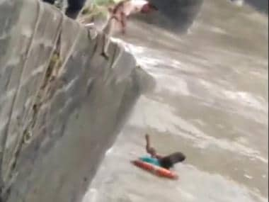 Man saves woman from drowning at Mumbai’s Gateway of India; video goes viral