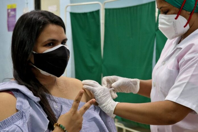Covid-19 Vaccination Drive in Mumbai Suspended for Two Days Due to Shortage