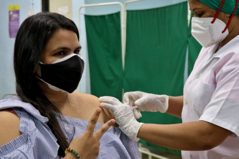 Covid-19 Vaccination Drive in Mumbai Suspended for Two Days Due to Shortage