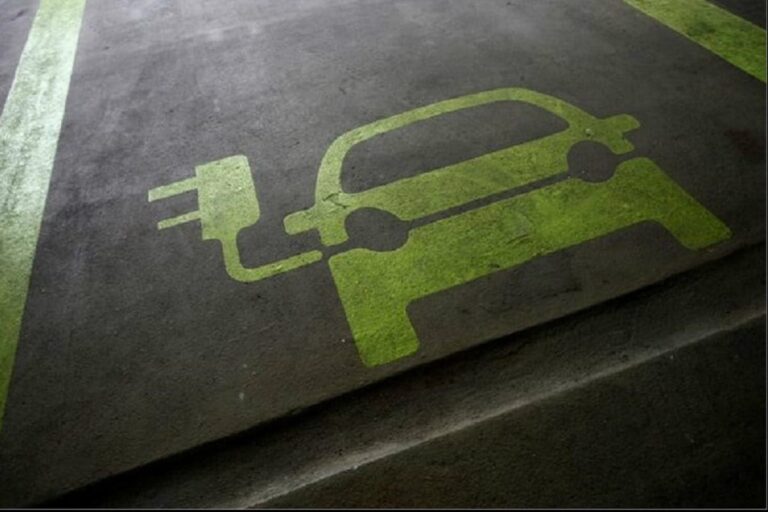Electric Vehicles to be Exempted from Registration Certificate Fees in India: MoRTH