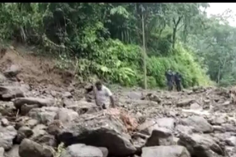 Stretch of Gangotri NH Caves in Following Landslide, Traffic Diverted