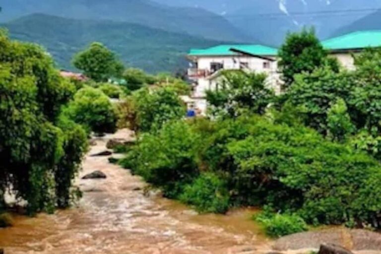 Cloudburst in Uttarakhand Village, Flood Water Enters Houses