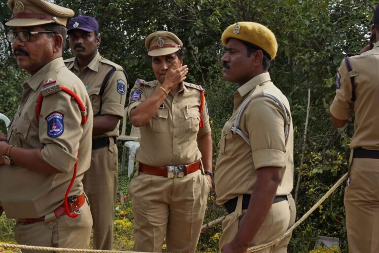 UP Police Announce Rs 25k Reward in Search for Accused in Teenage Girl Shooting